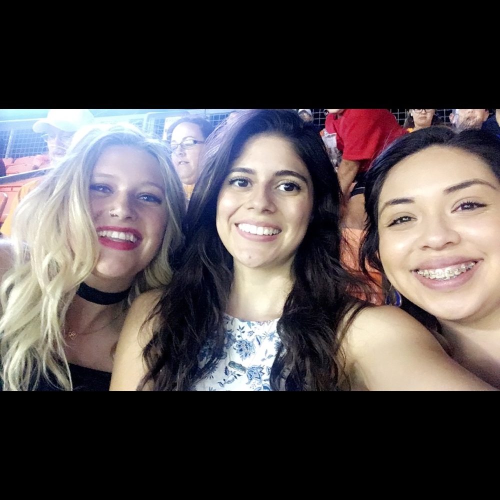 Meet your Posher, Alejandra